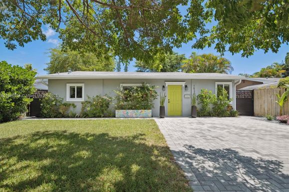 1524 NW 4th Ave, Fort Lauderdale FL 33311