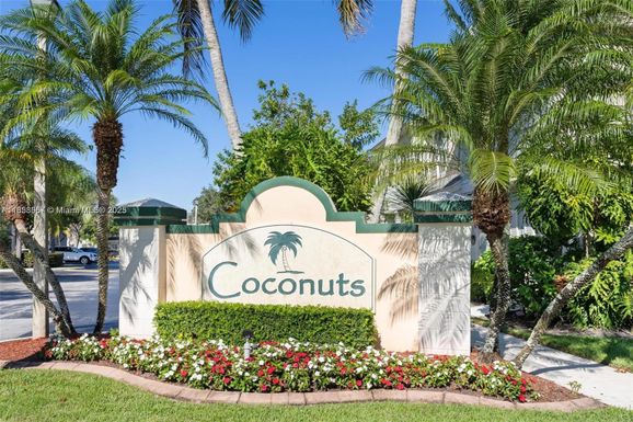 16731 Hemingway Dr, Weston FL 33326