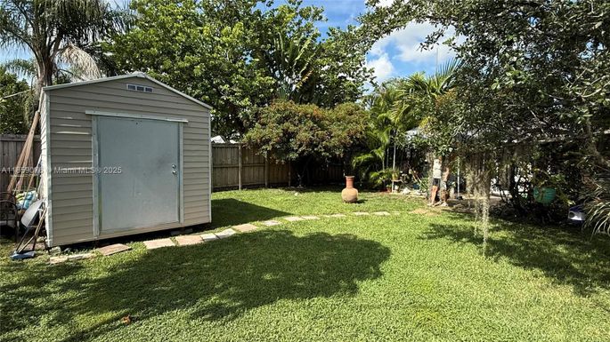 1039 N 31st Rd, Hollywood FL 33021