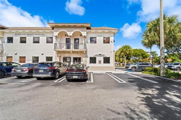 7900 NW 155th St # 101, Miami Lakes FL 33016