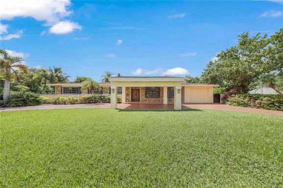 8370 SW 89th St, Miami FL 33156