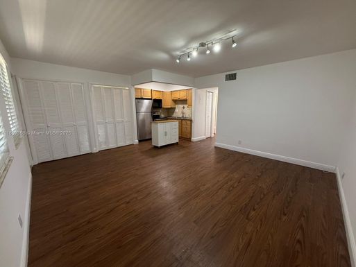 4050 NE 12th Ter # 1, Oakland Park FL 33334