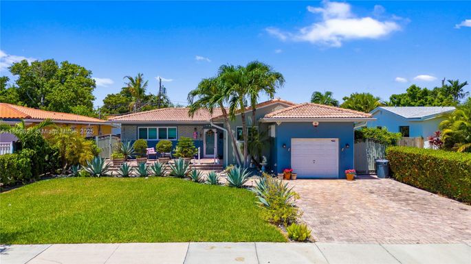 7528 Hispanola Ave, North Bay Village FL 33141