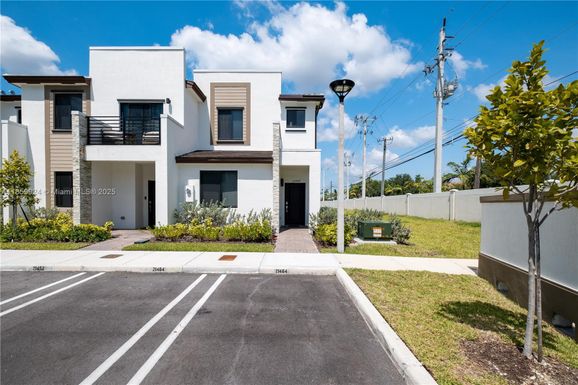 21464 NE 3rd Pat # 21464, Miami FL 33179