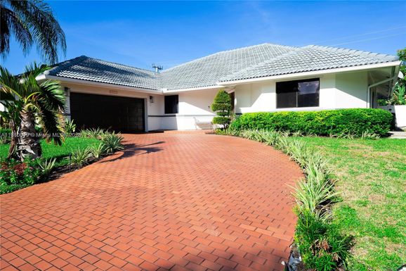 3950 NW 73rd Ave, Lauderhill FL 33319