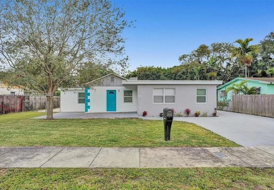 760 NE 152nd St # 0, Miami FL 33162