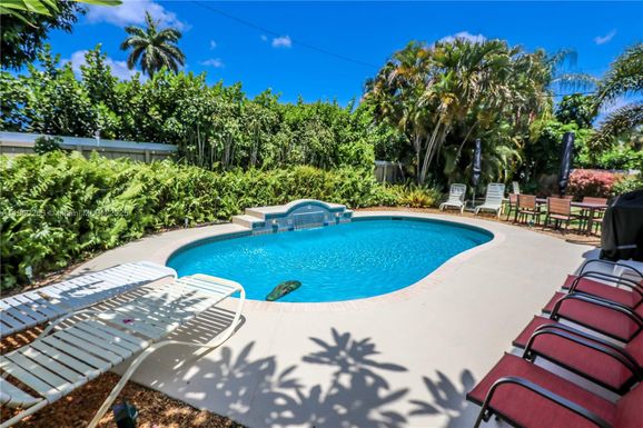 2109 NW 2nd Avenue, Wilton Manors FL 33311