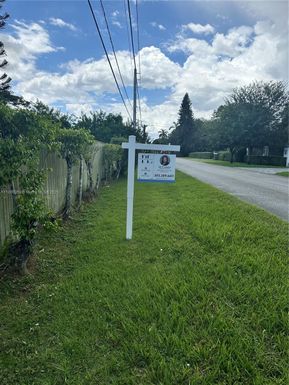 9840 SW 60th St, Miami FL 33173