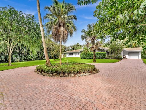 4851 SW 106th Ave, Davie FL 33328