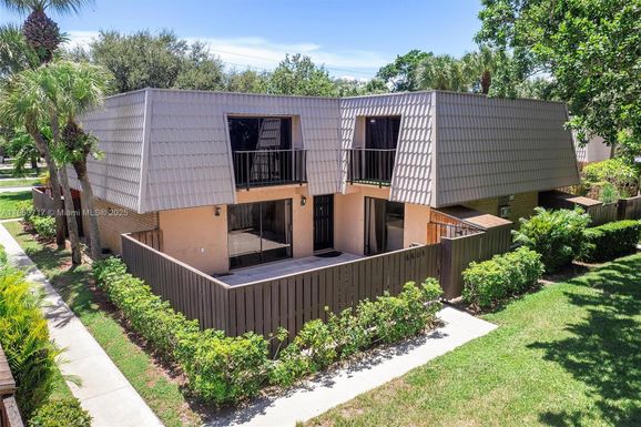 6606 66th Way, West Palm Beach FL 33409