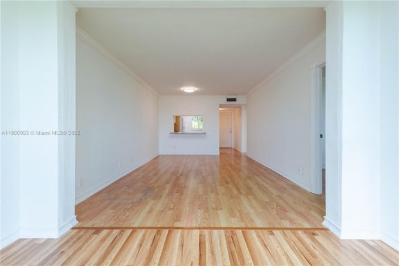 9420 Poinciana Pl # 210, Davie FL 33324