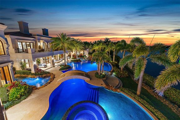 176 Spyglass Ln, Jupiter FL 33477