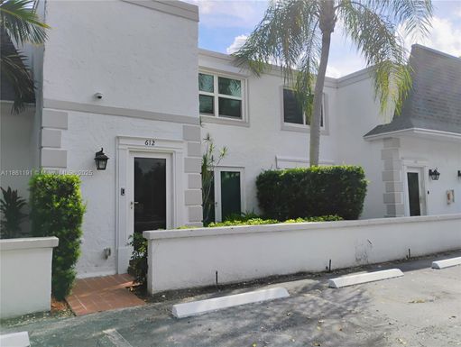 612 NE 27th Ave, Hallandale Beach FL 33009