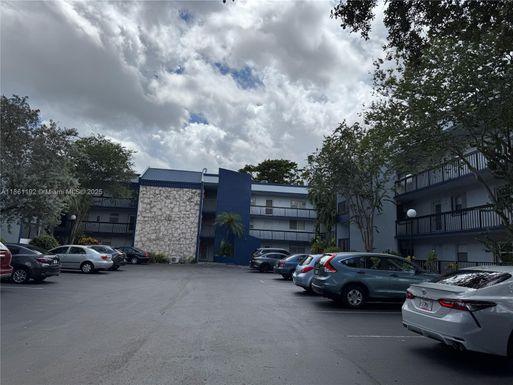 3090 Holiday Springs Blvd # 206, Margate FL 33063