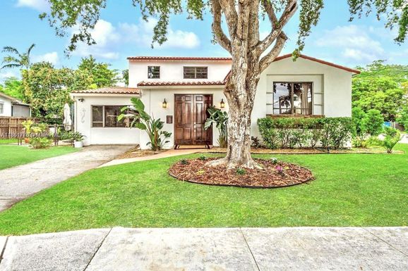 991 NE 82nd St, Miami FL 33138