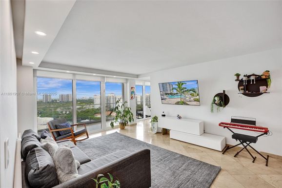 19707 Turnberry Way # 17L, Aventura FL 33180