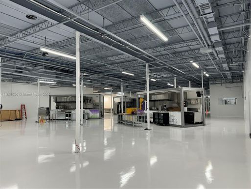 4051 NW 25th St, Miami FL 33142