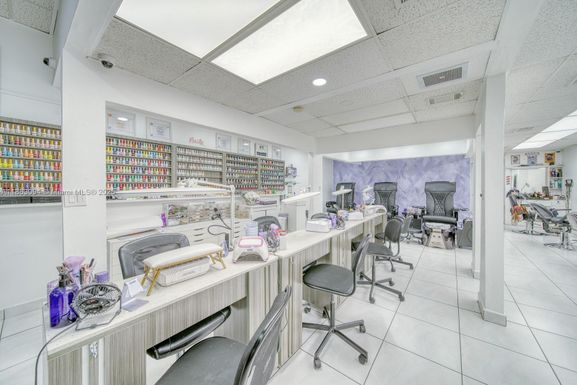 Full Service Beauty Salon On Flagler St, Miami FL 33174