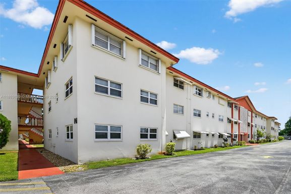 5300 Washington St # N315, Hollywood FL 33021