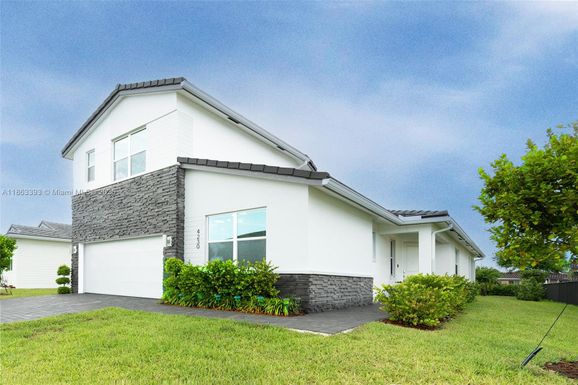 4230 Rosa Dr, Deerfield Beach FL 33064