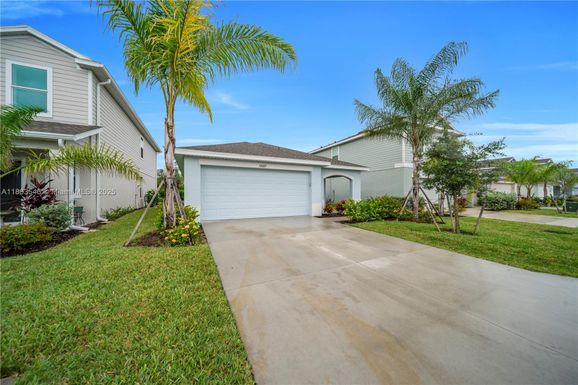 12089 MONTEREY PINE LN, Fort Myers FL 33966