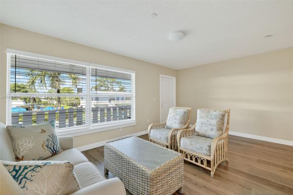 2929 SE Ocean Blvd # F8, Stuart FL 34996