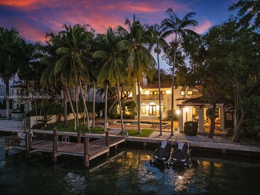 1425 W 27th St, Miami Beach FL 33140