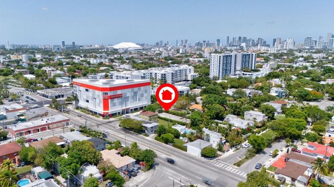 2174 SW 9th St, Miami FL 33135