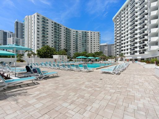 3725 S Ocean Dr # 1207, Hollywood FL 33019