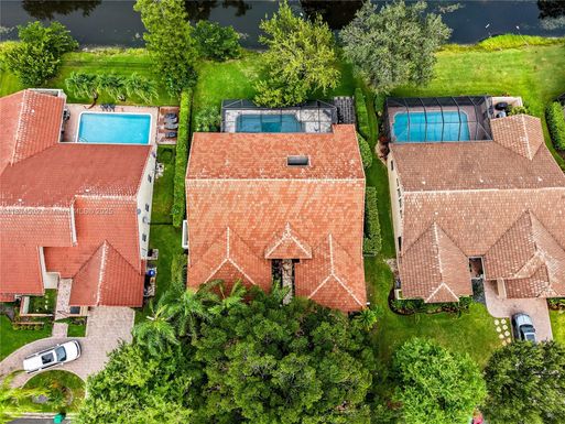 5449 NW 86th Ter, Coral Springs FL 33067