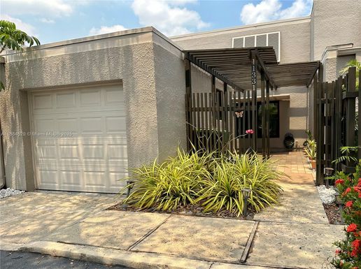 11331 NW 15th Ct, Pembroke Pines FL 33026