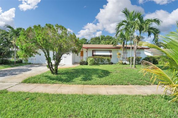 4411 NW 14th St, Lauderhill FL 33313