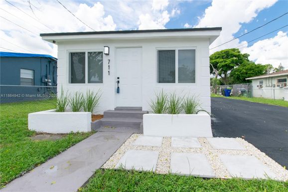 711 NW 15th Way, Fort Lauderdale FL 33311