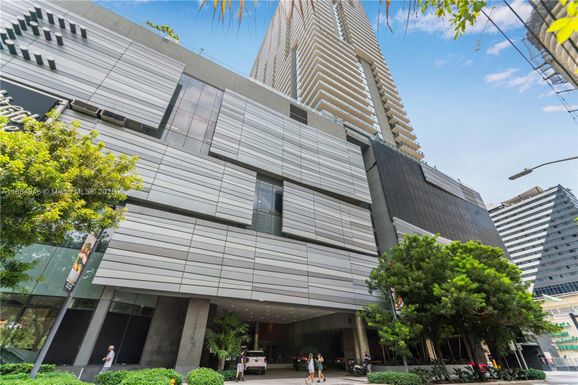 88 SW 7th St # 2910, Miami FL 33130