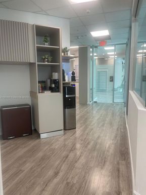 1900 N Bayshore Dr # 1A, Miami FL 33132