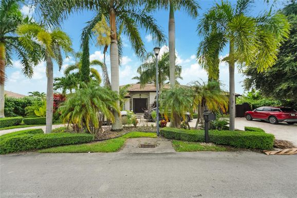 19880 SW 134th Ave, Miami FL 33177