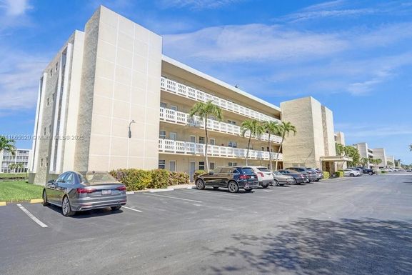 205 SE 11th Ter # 302, Dania Beach FL 33004