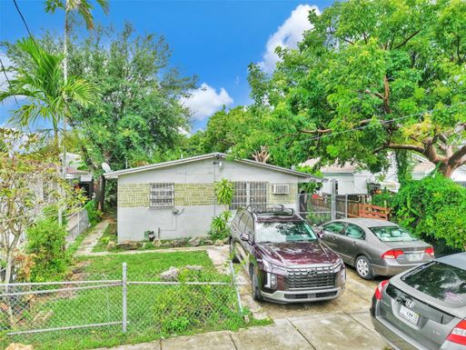 1736 NW 69th St, Miami FL 33147