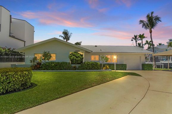 19125 Waterway Rd, Jupiter FL 33469