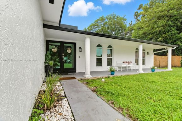 1672 NW 192nd Ter, Miami Gardens FL 33169