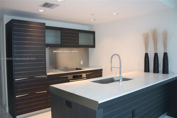 200 Biscayne Boulevard Way # 4313, Miami FL 33131