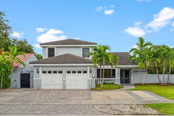 8705 NW 150th Ter, Miami Lakes FL 33018