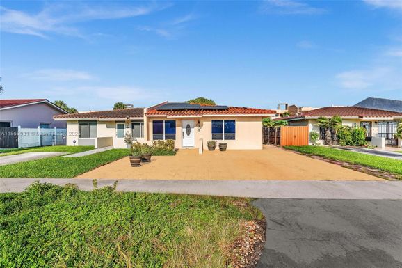 2440 SW 102nd Pl, Miami FL 33165
