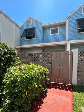 4824 S Hemingway Cir, Margate FL 33063