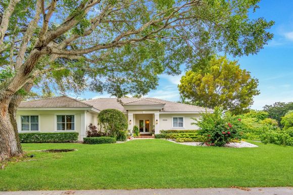 16550 SW 77th Ct, Palmetto Bay FL 33157