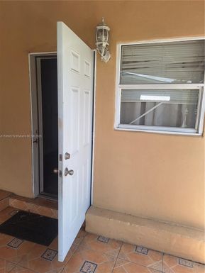 771 NE 177th St # 1, Miami FL 33162