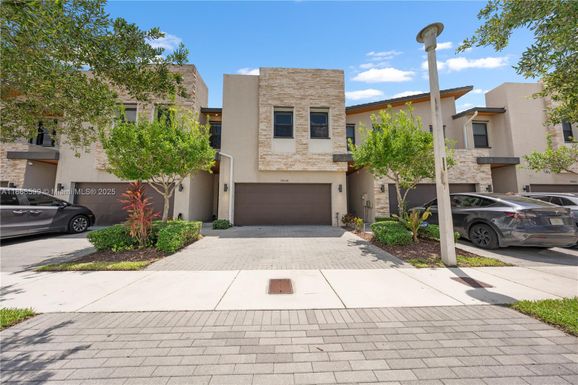 10548 NW 78th Ter, Doral FL 33178