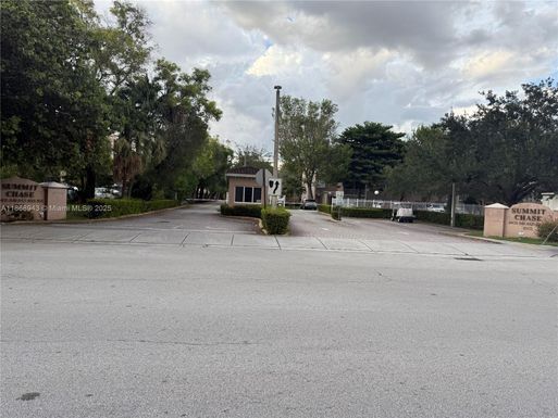 8405 NW 8th St # 310, Miami FL 33126