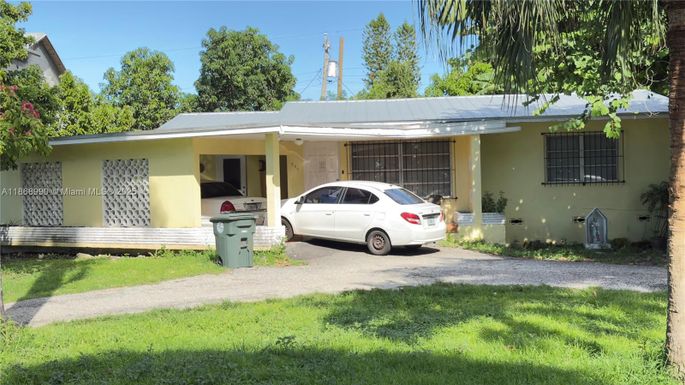 549 SE 2nd St, Belle Glade FL 33430