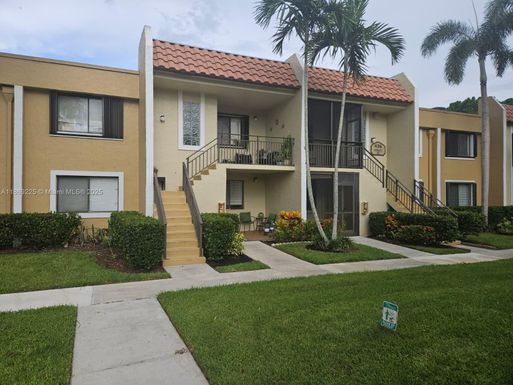 436 Lakeview Dr # 104, Weston FL 33326